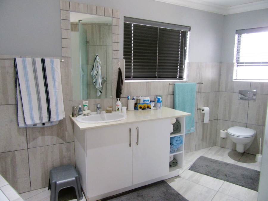 3 Bedroom Property for Sale in Hartenbos Central Western Cape